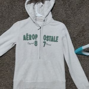 Aeropostale hoodie nice 74 percent cotton 26 percent polyester